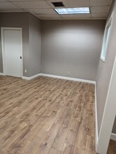 2222 Western Trails Blvd, Austin, TX à louer Photo intérieure– Image 2 sur 16