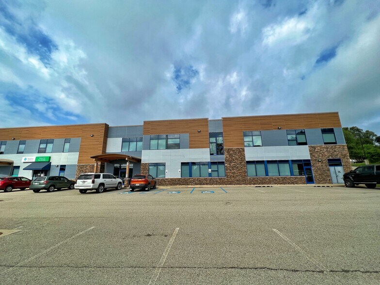 4044 Route 130, Irwin, PA à louer - Photo principale – Image 1 sur 4