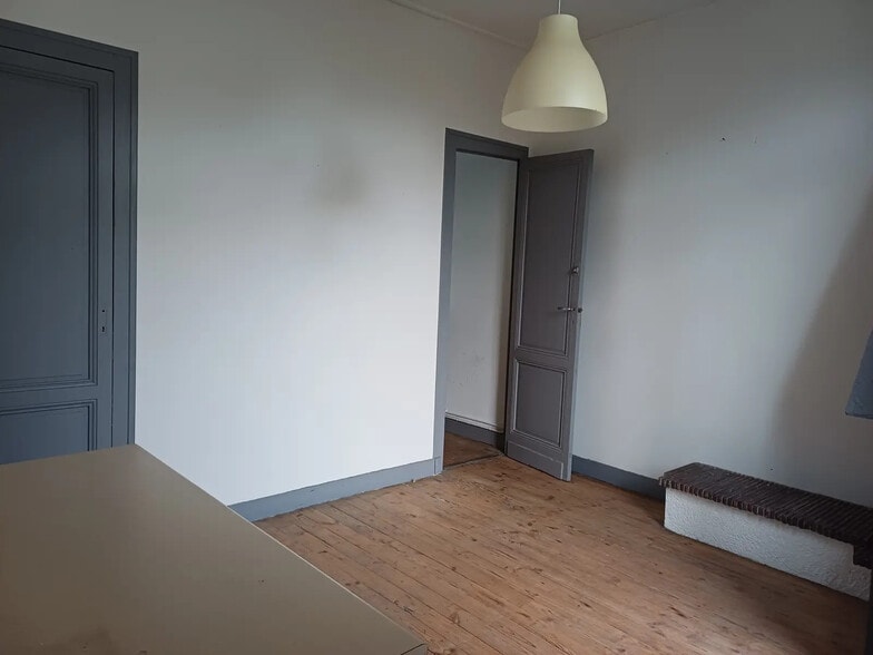 17 Avenue Charles De Gaulle, Bordeaux à louer - Photo de l’immeuble – Image 3 sur 5