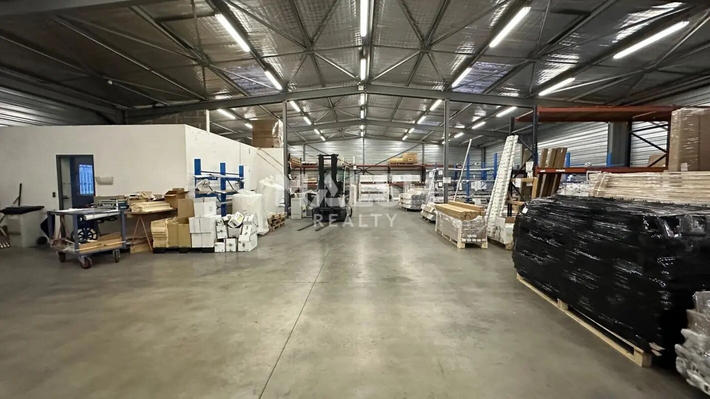 Bureau dans Saint-Georges-de-Reneins à louer Photo intérieure– Image 1 sur 21