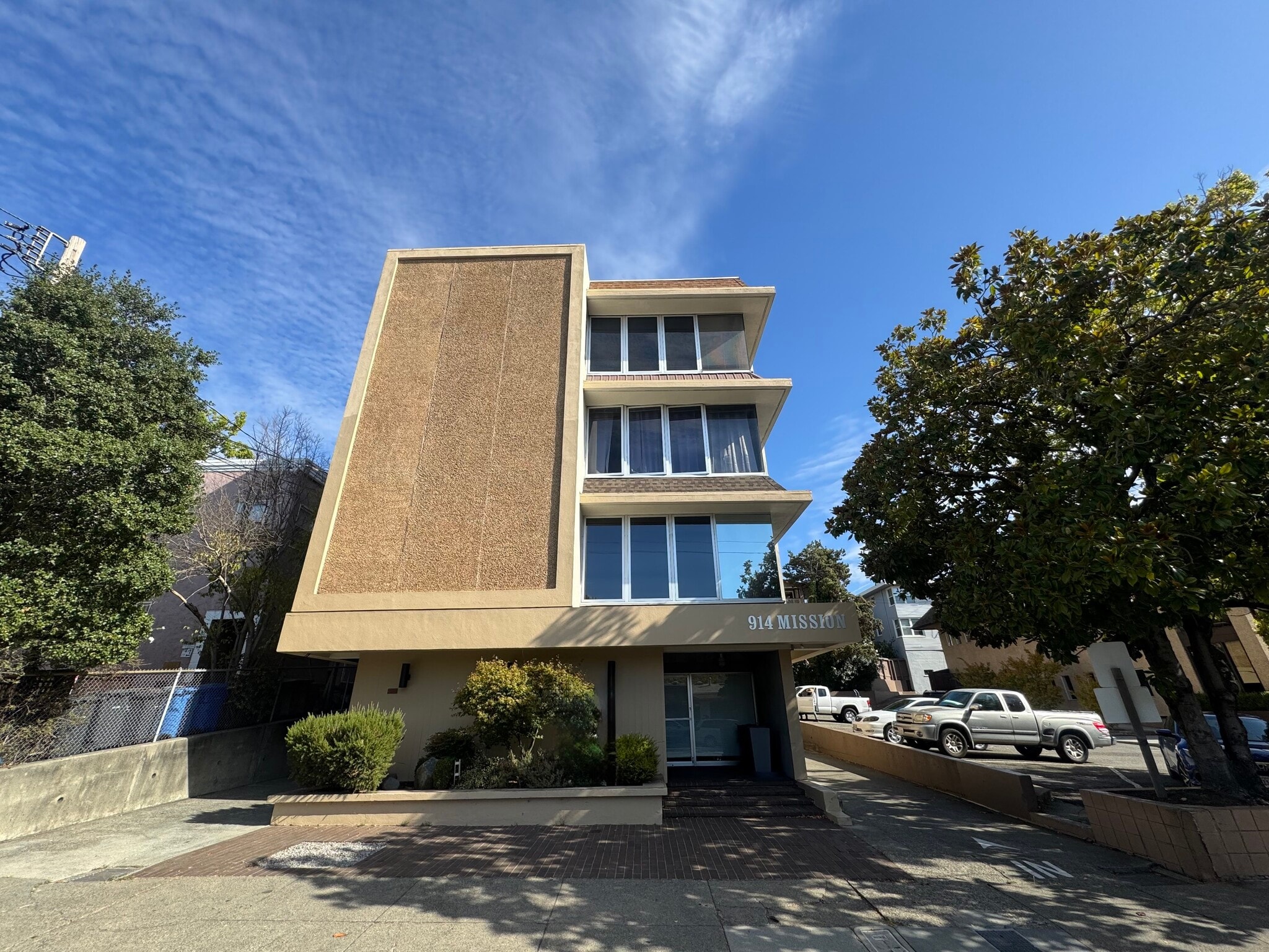 914 Mission Ave, San Rafael, CA à louer Photo principale– Image 1 sur 9