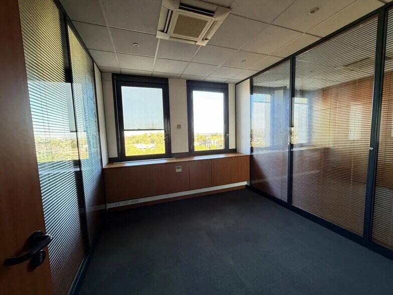 Bureau dans Bordeaux à louer - Photo de l’immeuble – Image 3 sur 7