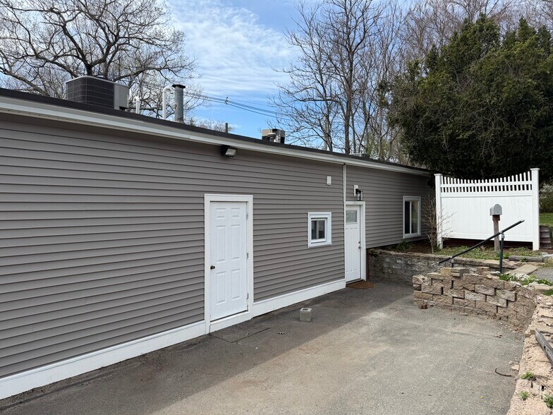 355 June St, Worcester, MA à louer - Photo de l’immeuble – Image 3 sur 13