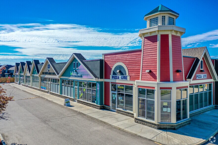 288 Kinniburgh Blvd E, Chestermere, AB à louer - Photo de l’immeuble – Image 2 sur 8
