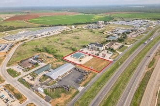 410 S Interstate 35, Pearsall, TX à louer Aérien– Image 1 sur 44