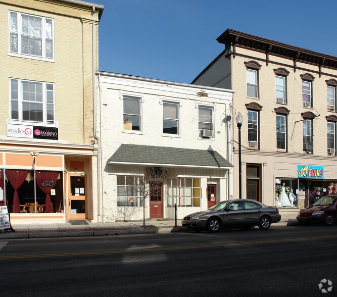 128-130 W Washington St, Charles Town, WV à louer - Photo de l’immeuble – Image 2 sur 3
