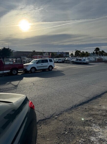 4184 E Lake Mead Blvd, Las Vegas, NV à vendre - Autre – Image 2 sur 11