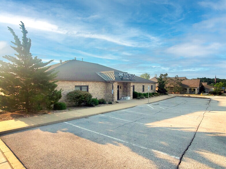 1060 Meyer Rd, Wentzville, MO à louer - Photo de l’immeuble – Image 1 sur 6