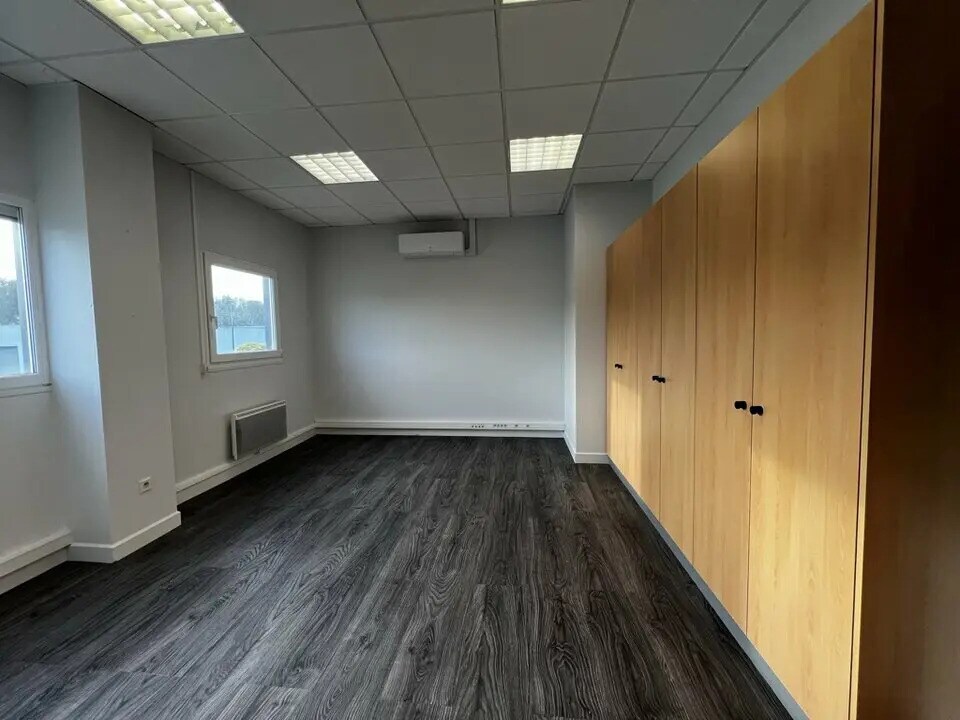 119 Rue Des Quarante Mines, Allonne à louer Photo de l’immeuble– Image 1 sur 13
