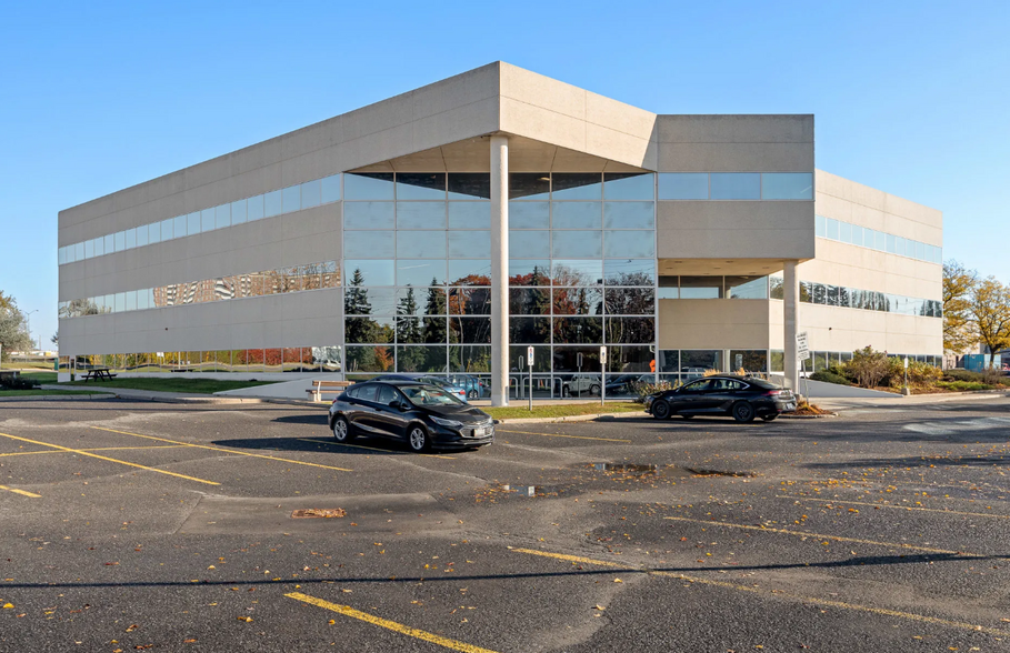 1050 Morrison Dr, Ottawa, ON à louer - Photo de l’immeuble – Image 1 sur 10