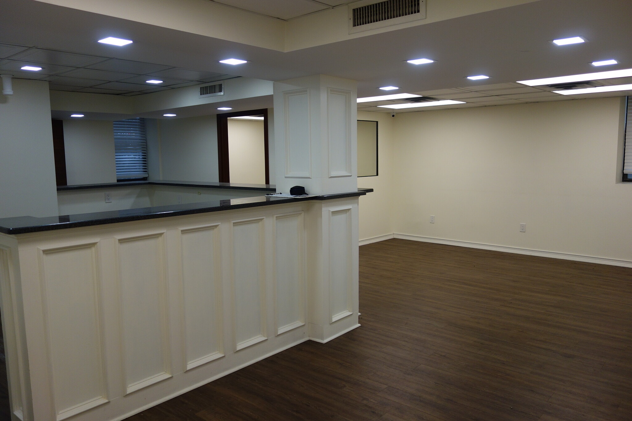 6433 98th St, Rego Park, NY à louer Photo intérieure– Image 1 sur 42