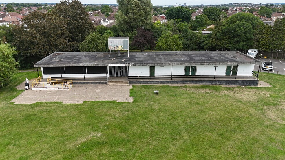 32B Prestwood Av, Harrow à louer - Photo de l’immeuble – Image 2 sur 8