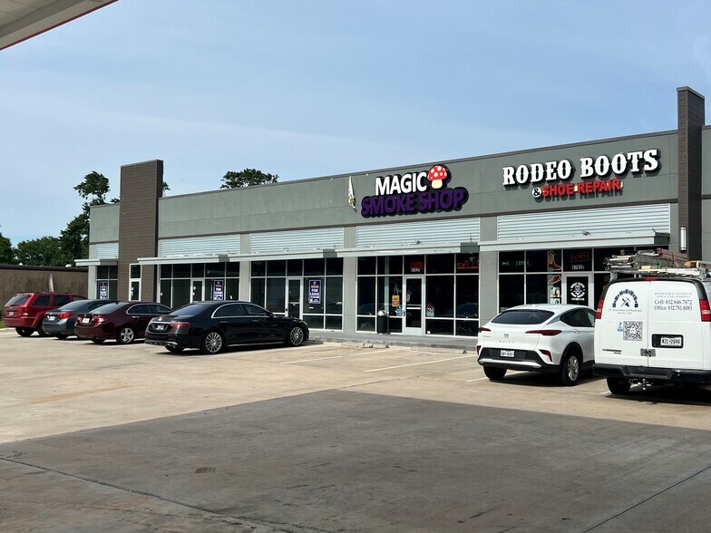 8760 Long Point Rd, Houston, TX à louer - Photo de l’immeuble – Image 1 sur 3