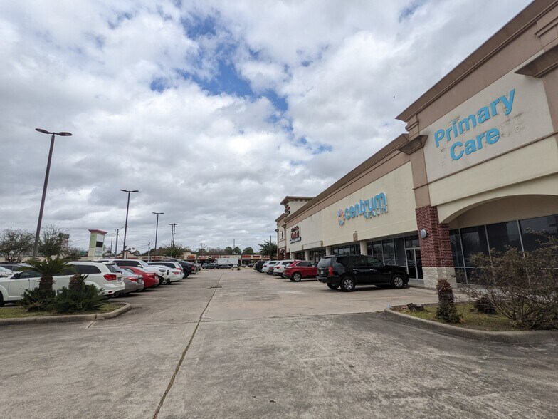 13977 Westheimer Rd, Houston, TX à vendre - Photo de l’immeuble – Image 3 sur 11