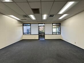 1805 136th Pl NE, Bellevue, WA à louer Photo intérieure– Image 2 sur 10