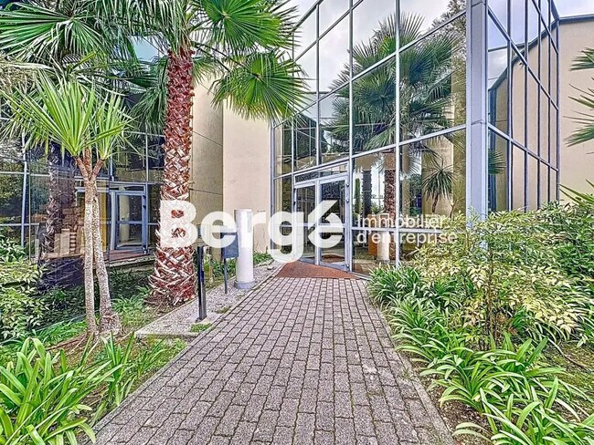 Plus de détails pour Bureau à louer