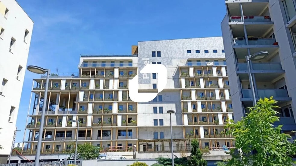 10 Bis Avenue Des Ftpf, Échirolles à louer - Photo de l’immeuble – Image 3 sur 6