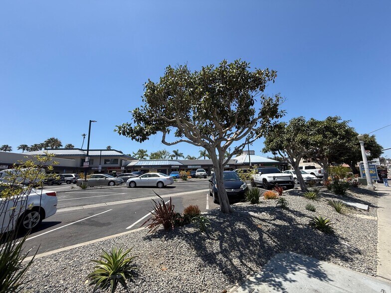 3175-3185 Midway Dr, San Diego, CA à louer - Photo de l’immeuble – Image 3 sur 9