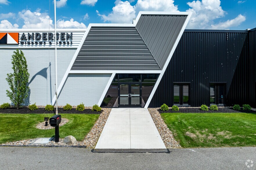 1331-1373 S Chillicothe Rd, Aurora, OH à louer - Photo de l’immeuble – Image 3 sur 7