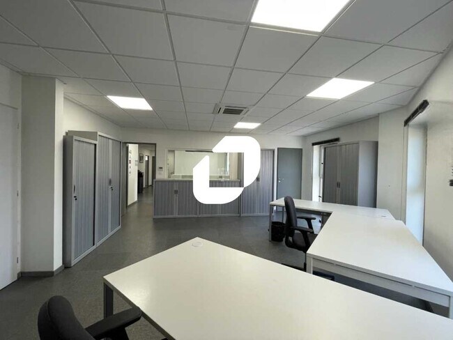 Plus de détails pour Bureau à louer