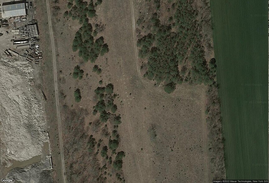 Calverton Industrial Park portefeuille de 8 biens à vendre sur LoopNet.fr - Photo principale – Image 2 sur 2