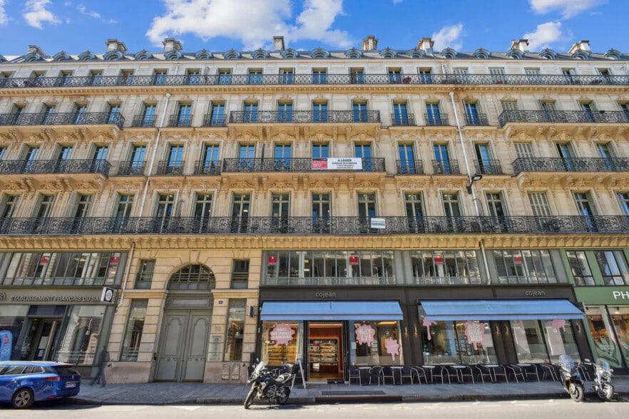 55 Rue De Châteaudun, Paris à louer - Photo de l’immeuble – Image 1 sur 18