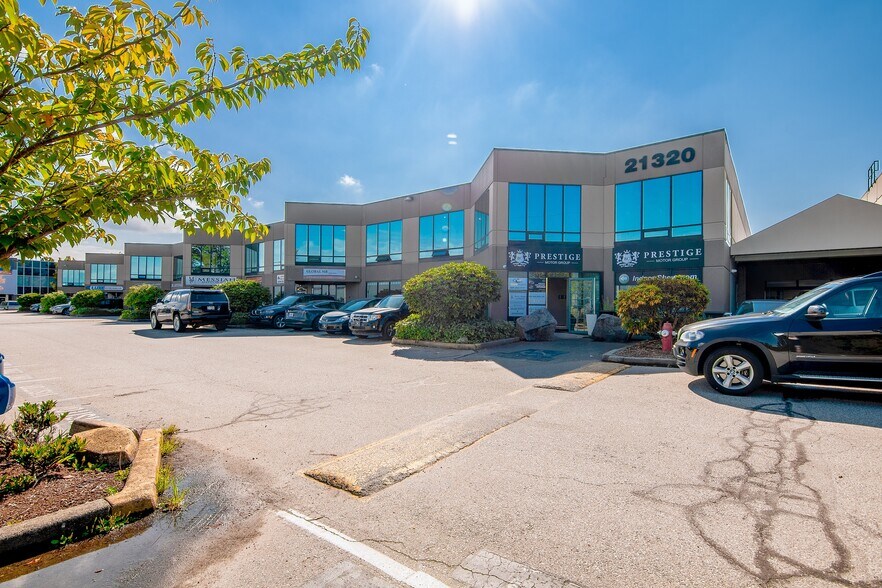 21320 Westminster Hwy, Richmond, BC à louer - Photo de l’immeuble – Image 3 sur 4