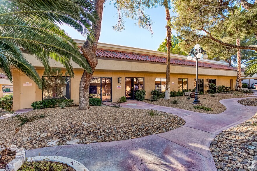 2700 E Chandler Ave, Las Vegas, NV à vendre - Photo de l’immeuble – Image 3 sur 12