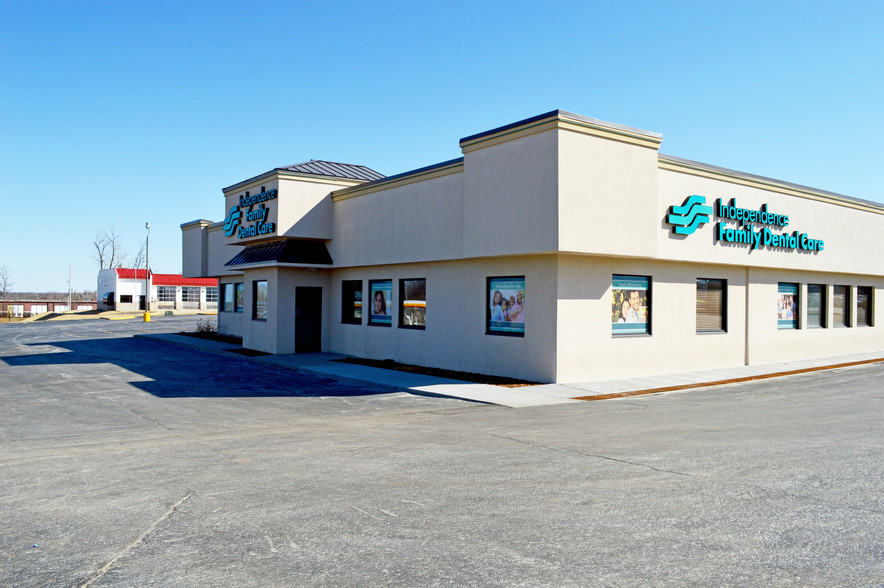 14121-14221 E Us Highway 40, Kansas City, MO à louer - Photo de l’immeuble – Image 2 sur 6