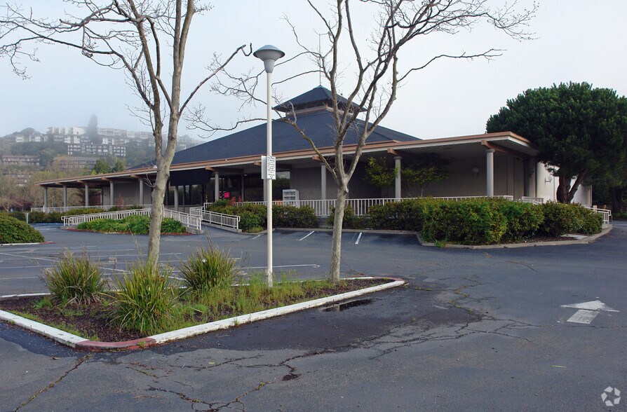 1555-1599 Tiburon Blvd, Belvedere Tiburon, CA à louer - Photo de l’immeuble – Image 3 sur 3