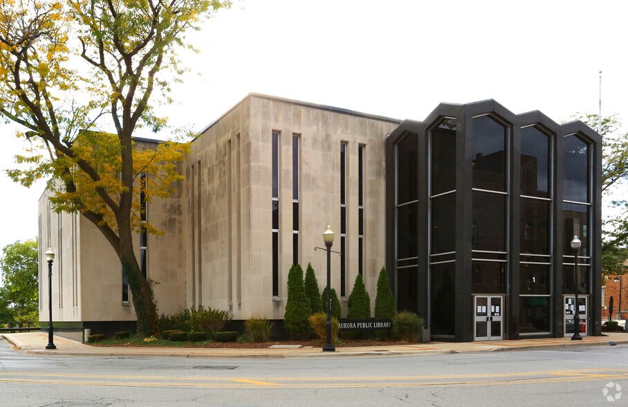 1 E Benton St, Aurora, IL à louer - Photo de l’immeuble – Image 3 sur 4