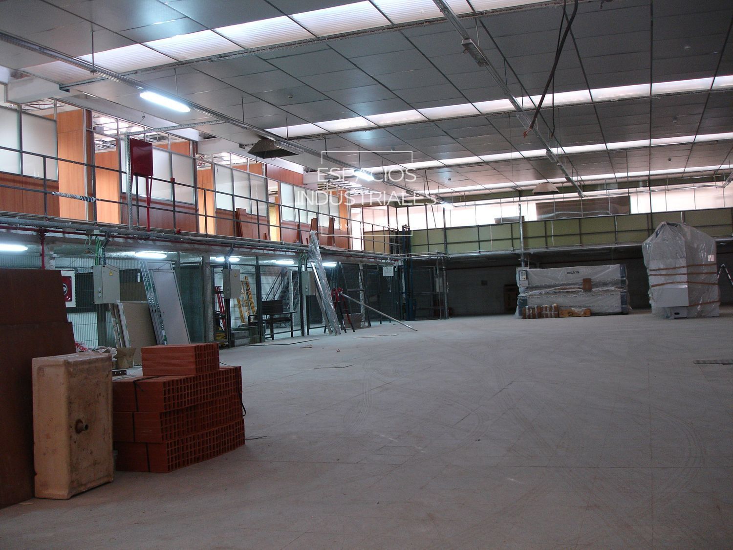 Industriel/Logistique dans Madrid, Madrid à vendre Photo principale– Image 1 sur 33