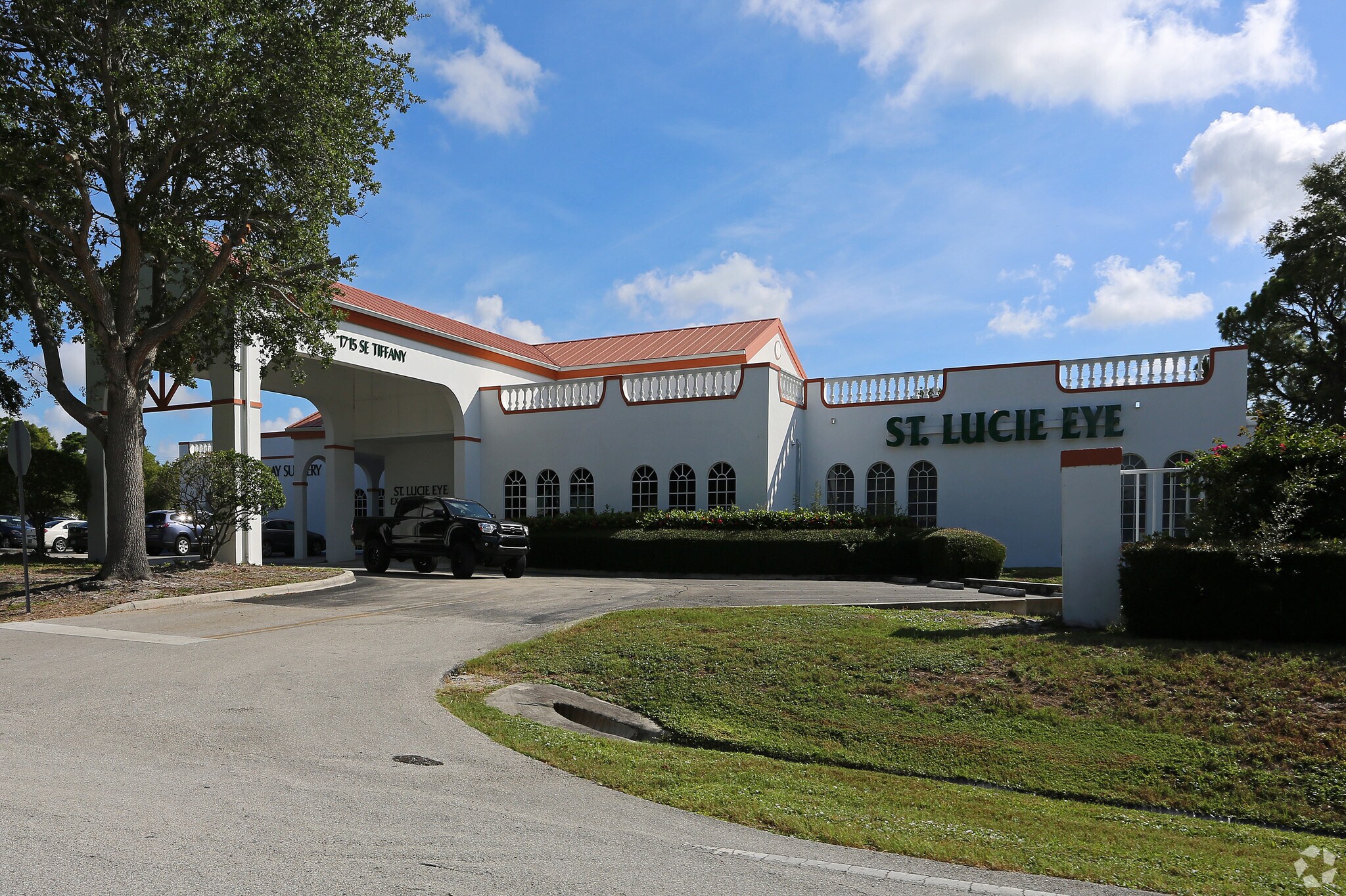 1715 SE Tiffany Ave, Port Saint Lucie, FL à louer Photo de l’immeuble– Image 1 sur 22