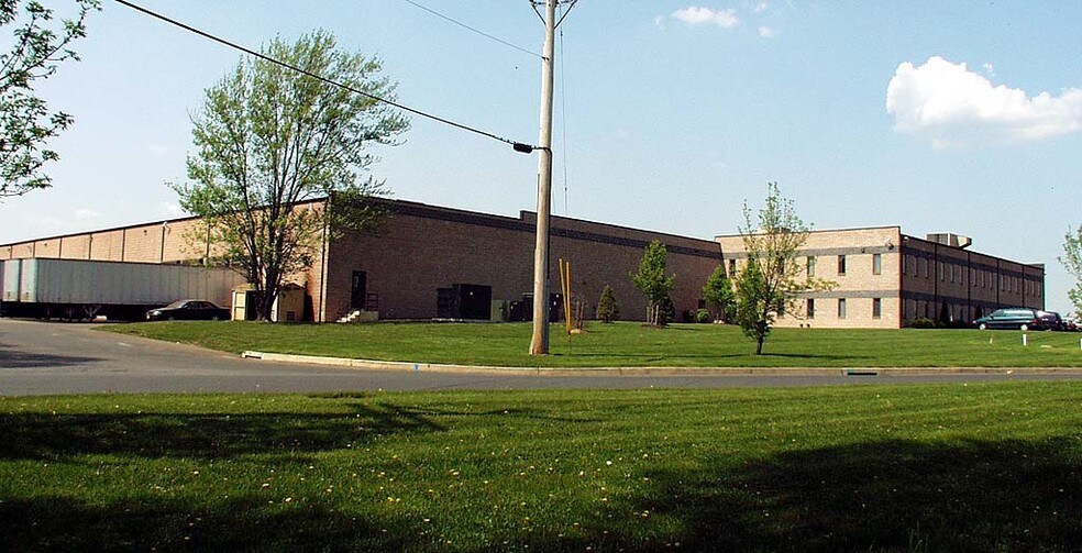 100 Louise Dr, Ivyland, PA à louer - Autre – Image 2 sur 7