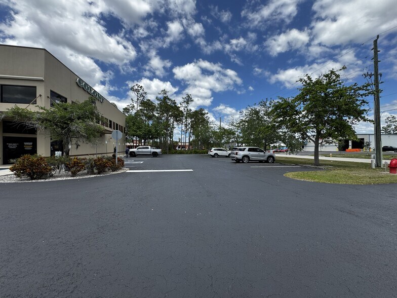 12290 Crystal Commerce Loop, Fort Myers, FL à louer - Photo de l’immeuble – Image 2 sur 12