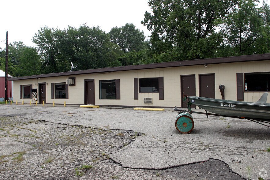6455 Massachusetts Ave, Indianapolis, IN à louer - Photo de l’immeuble – Image 3 sur 16