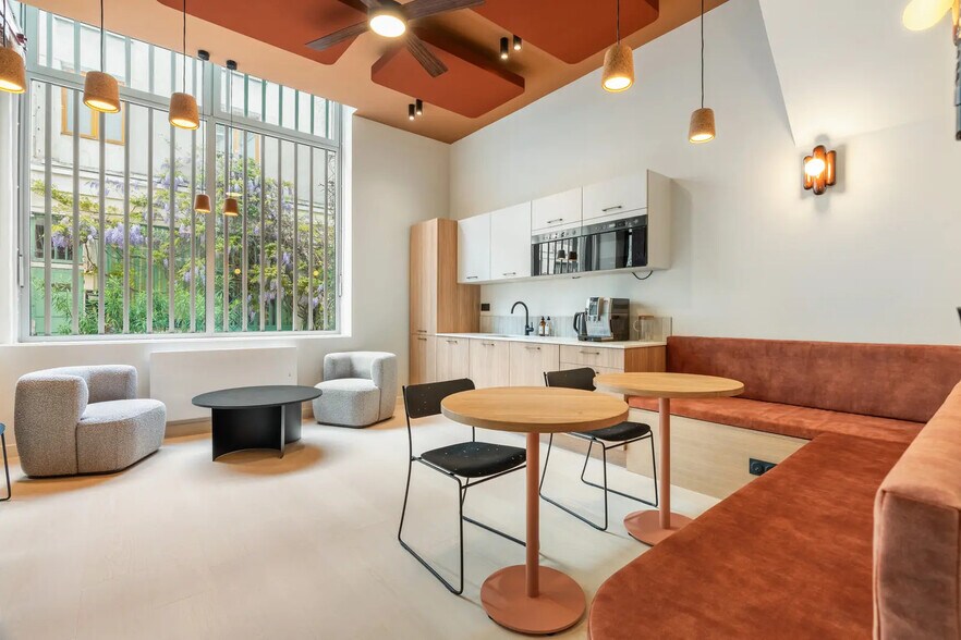 104 Rue Oberkampf, Paris à louer - Photo de l’immeuble – Image 3 sur 19