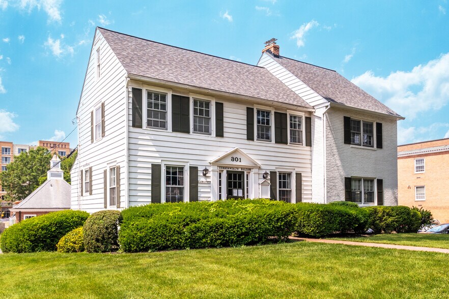 301 Park Ave, Falls Church, VA à louer - Photo de l’immeuble – Image 3 sur 12