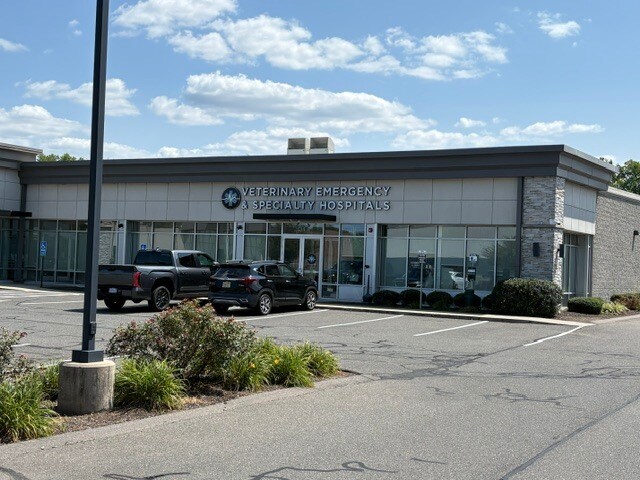 134 Capital Dr, West Springfield, MA à louer - Photo de l’immeuble – Image 2 sur 9