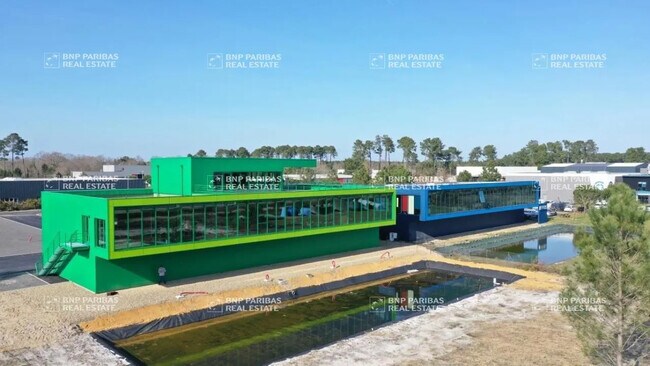 Plus de détails pour Local d’activités à vendre