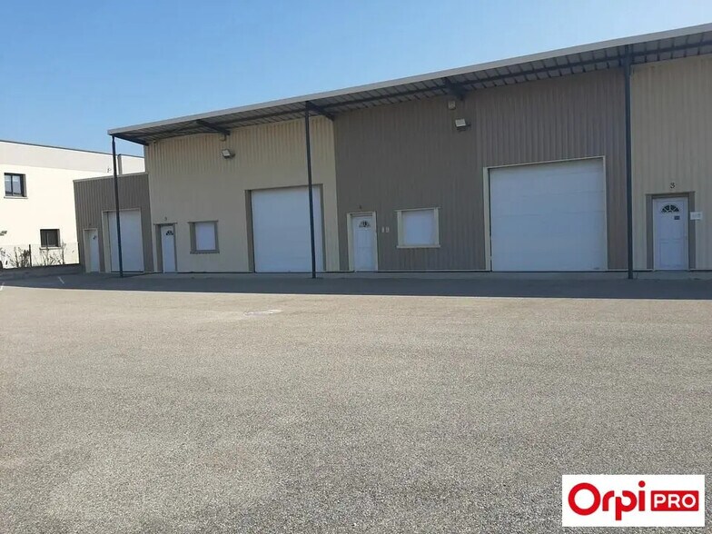 Local d’activités dans Saint-Marcel-lès-Valence à louer - Photo de l’immeuble – Image 2 sur 6
