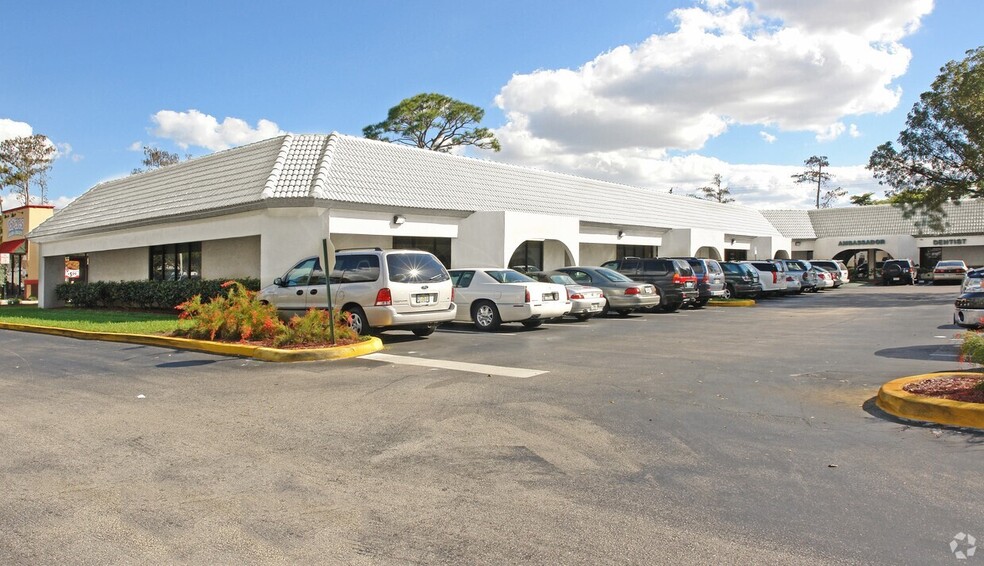 7100 W Commercial Blvd, Lauderhill, FL à louer - Photo de l’immeuble – Image 1 sur 5