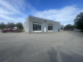 166 W Main St, Hillsborough, NH à louer Photo intérieure– Image 1 sur 6