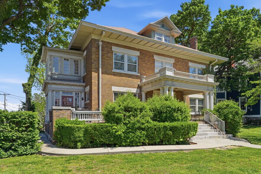 1201 E Walnut St, Springfield, MO à vendre - Photo de l’immeuble – Image 2 sur 52