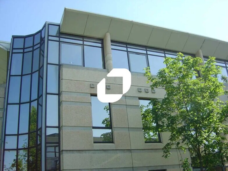 Bureau dans Gennevilliers à louer - Photo de l’immeuble – Image 3 sur 4