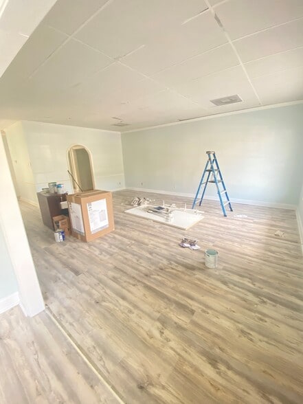 2080 6th Ave, Vero Beach, FL à louer - Photo intérieure – Image 2 sur 17