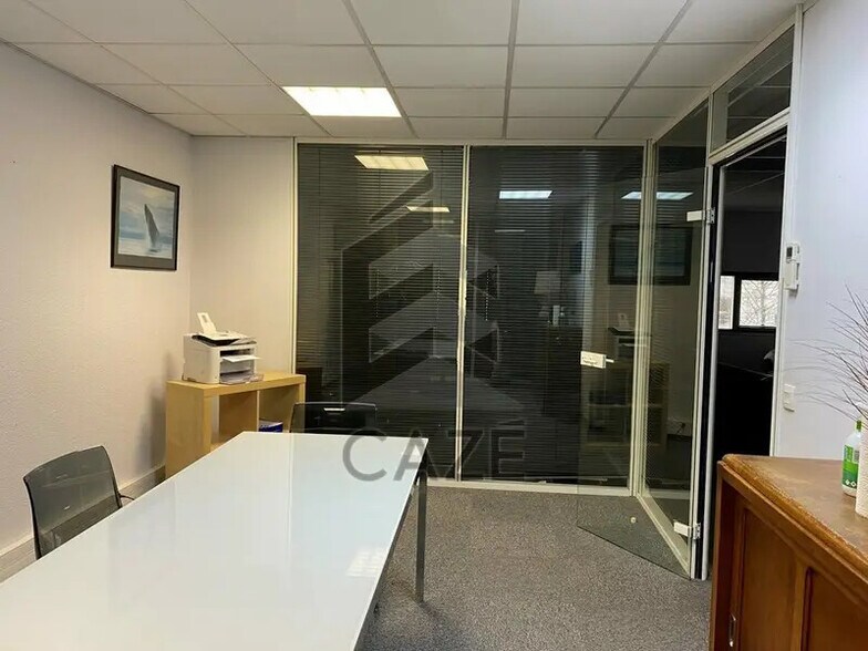 Bureau dans Lormont à louer - Photo intérieure – Image 3 sur 6