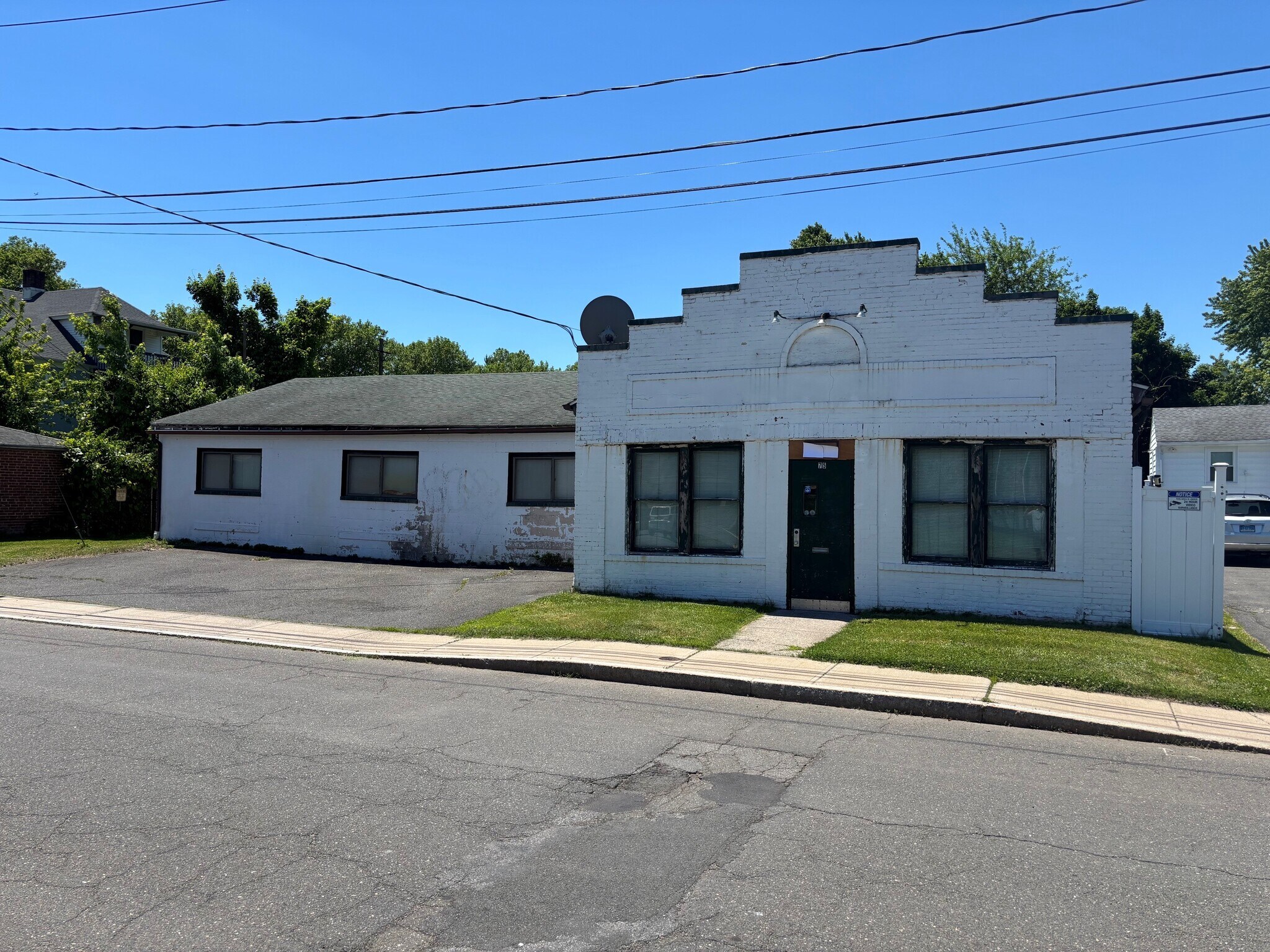 75 Pease Ave, Middletown, CT à vendre Photo de l’immeuble– Image 1 sur 6