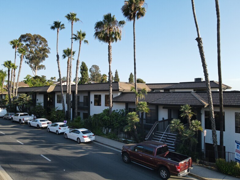 5480 Baltimore Dr, La Mesa, CA à louer - Photo de l’immeuble – Image 3 sur 21
