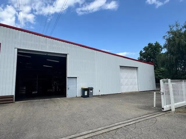 Plus de détails pour Industriel/Logistique à louer